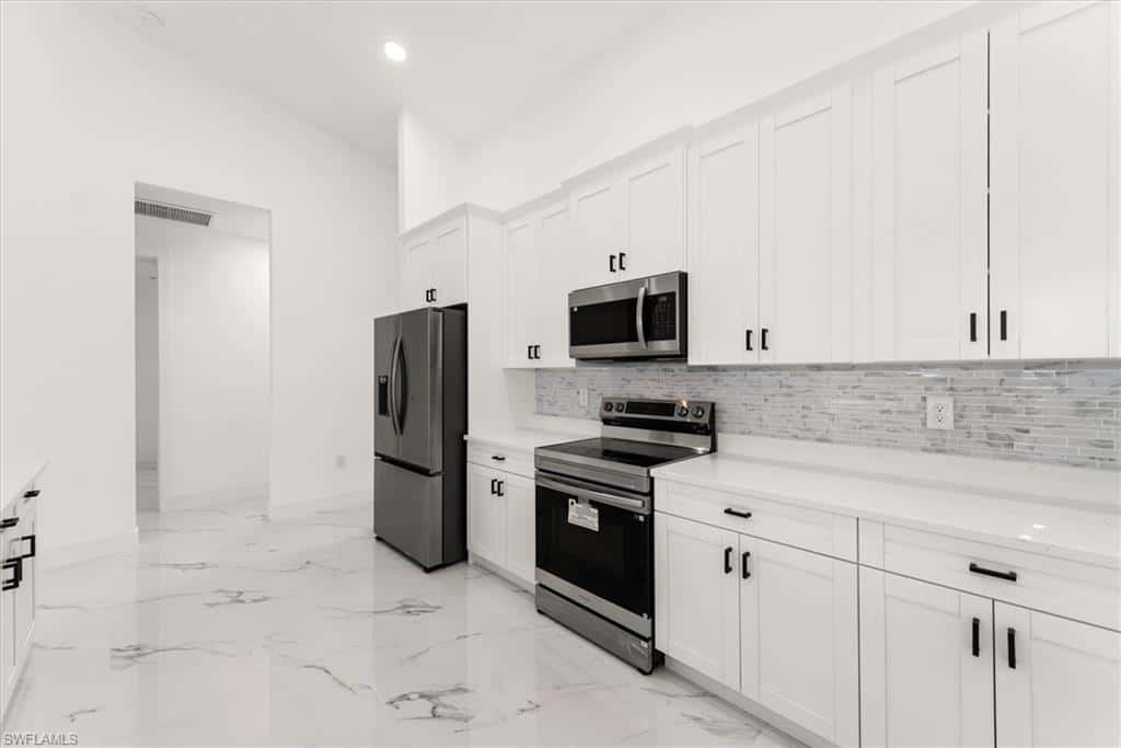 14070 Cedardale St, Fort Myers, photo 8