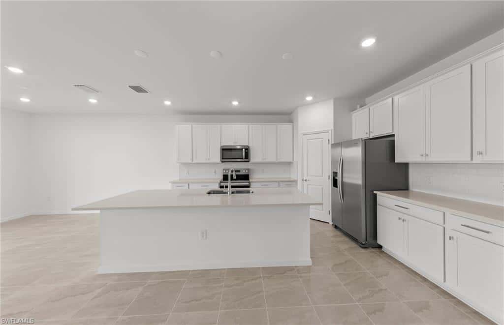 3853 Passion Vine Dr, Alva, photo 6