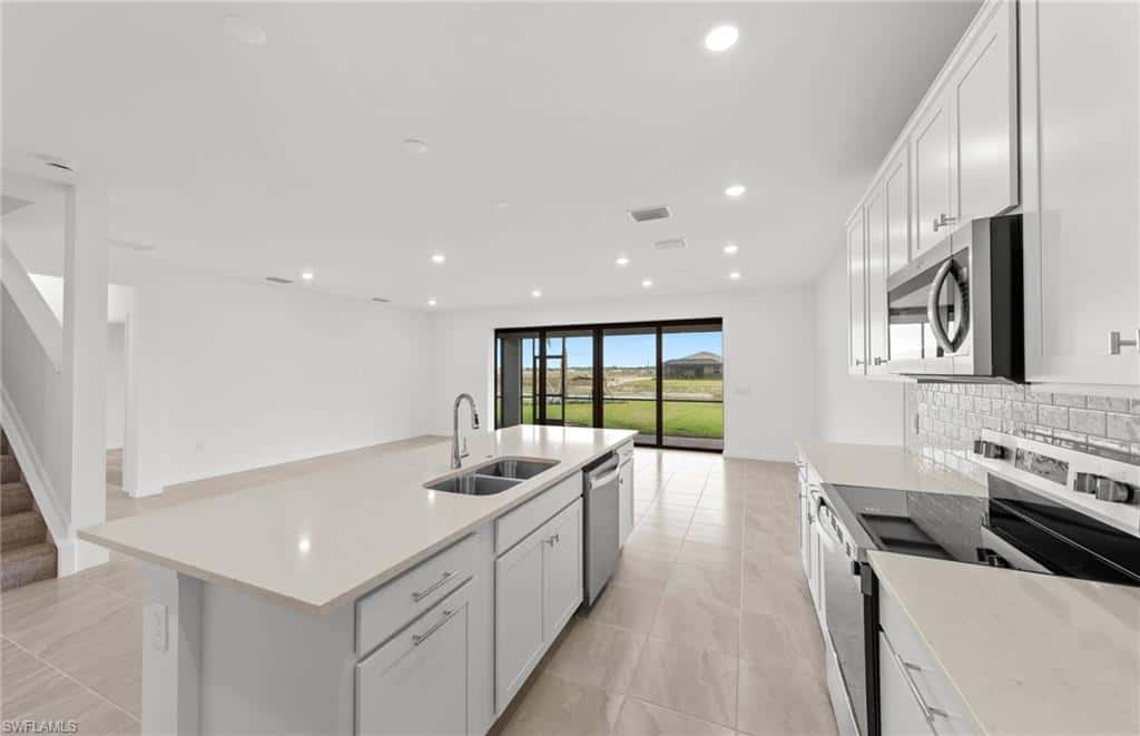 3853 Passion Vine Dr, Alva, photo 9
