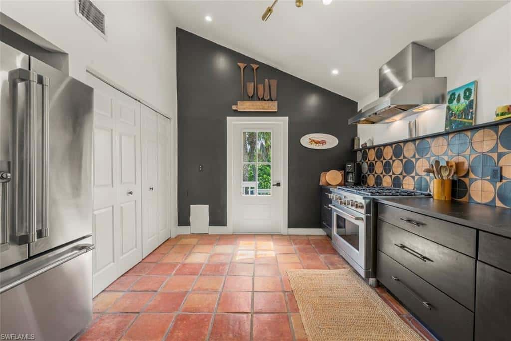 6062 Dinkins Lake Rd, Sanibel, photo 6