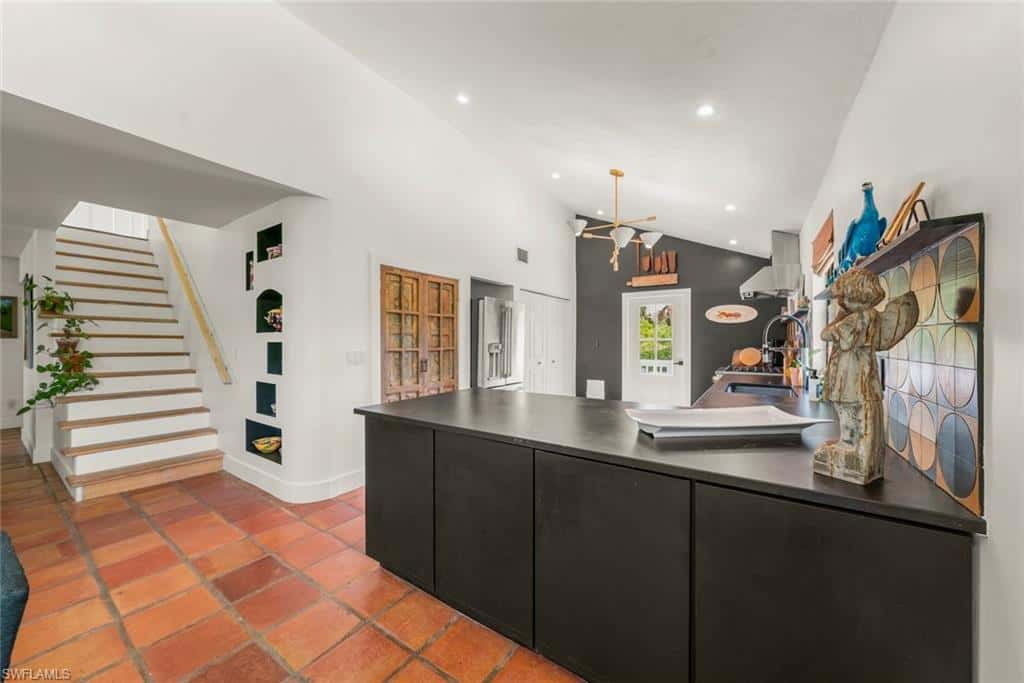 6062 Dinkins Lake Rd, Sanibel, photo 8