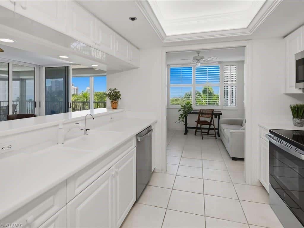 5550 Heron Point Dr #402, Naples, photo 6