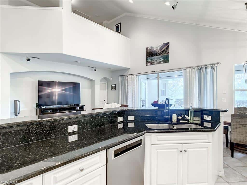 8359 Laurel Lakes Blvd, Naples, photo 5