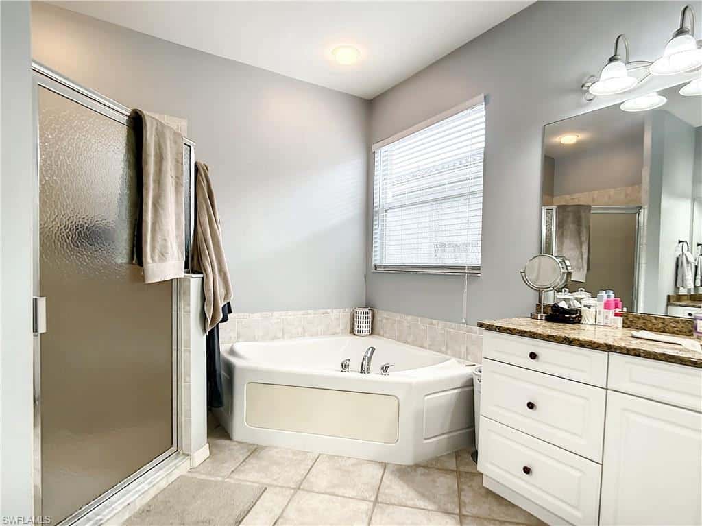 8359 Laurel Lakes Blvd, Naples, photo 29