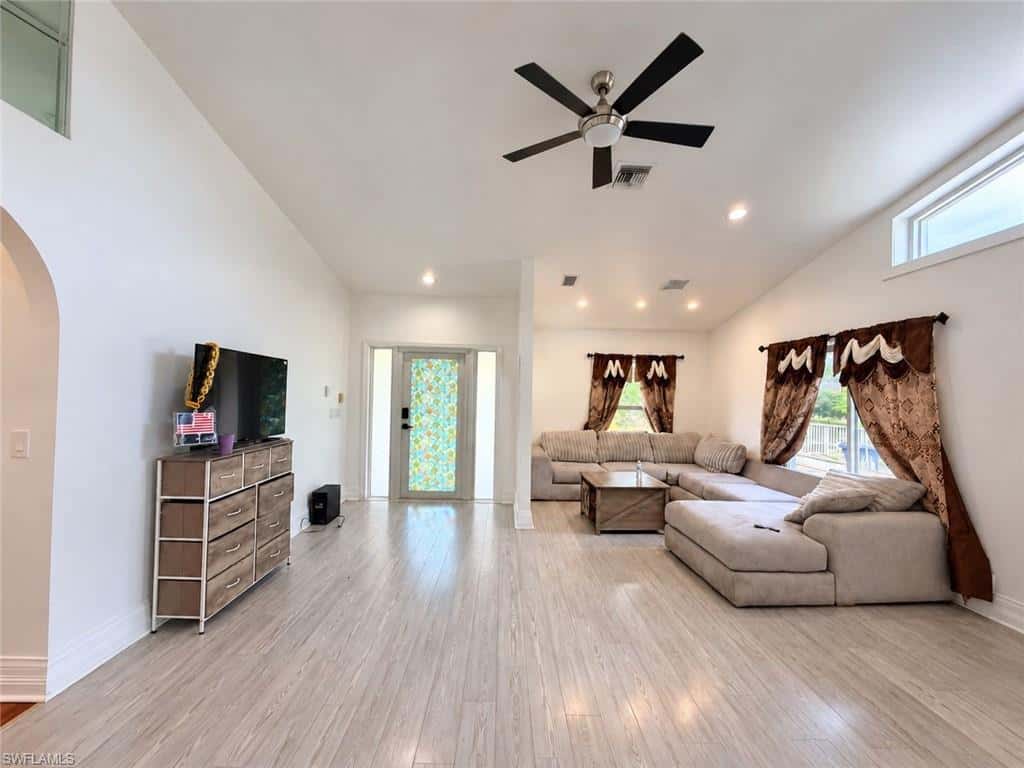 19751 Adams Rd, Fort Myers, photo 5