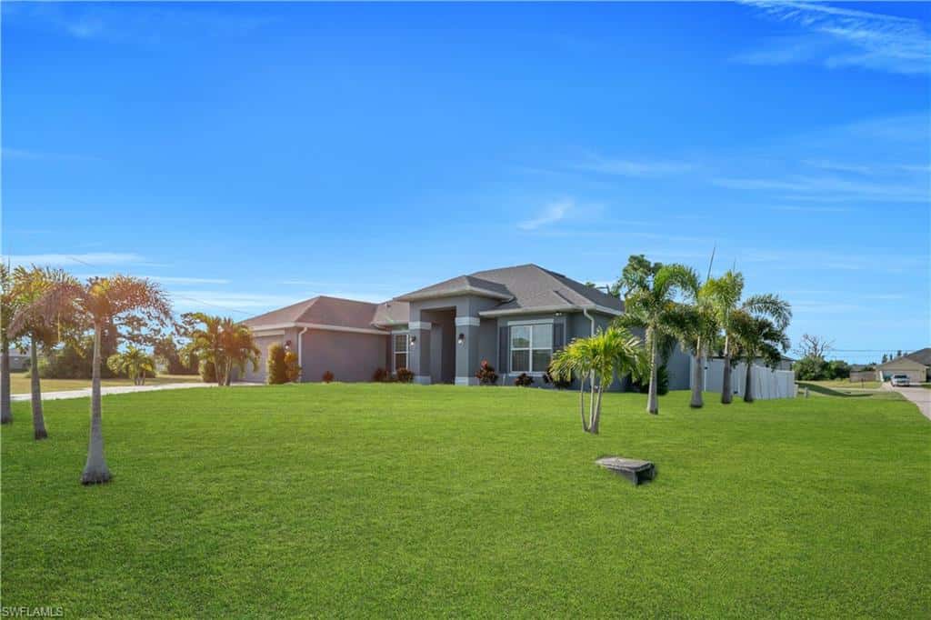 1728 Diplomat Pkwy, Cape Coral, photo 4