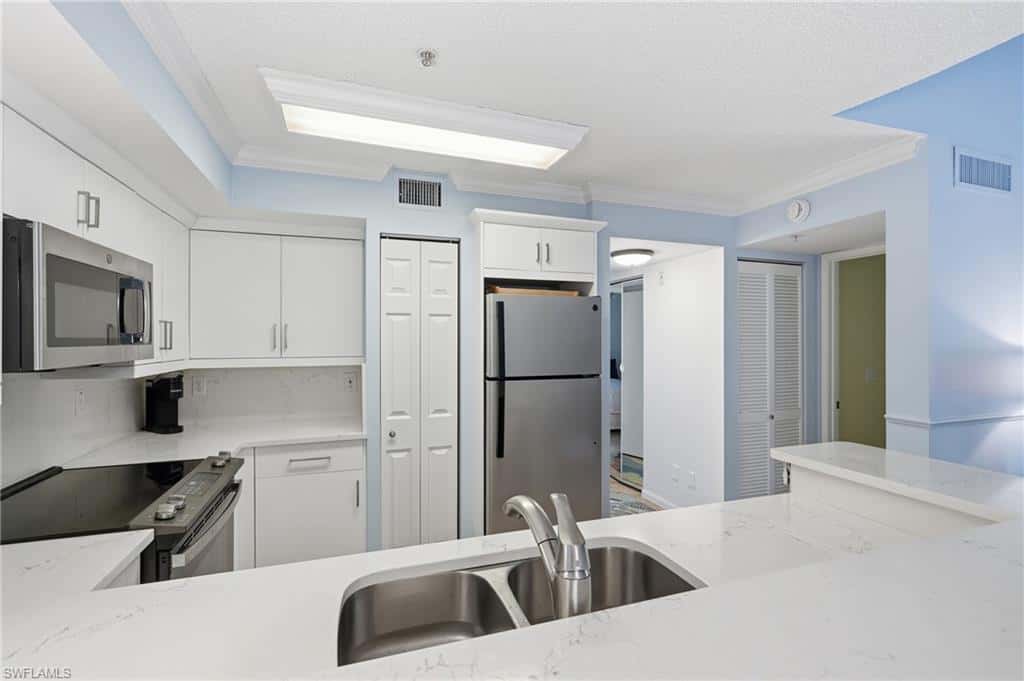 1270 Wildwood Lakes Blvd #208, Naples, photo 7