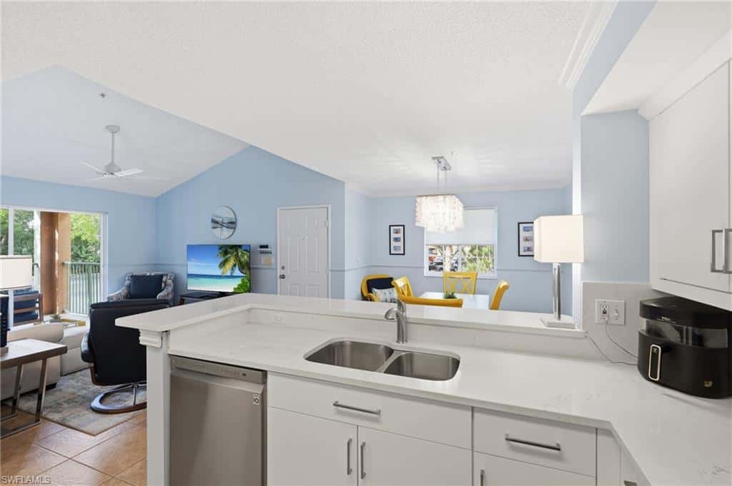 1270 Wildwood Lakes Blvd #208, Naples, photo 9