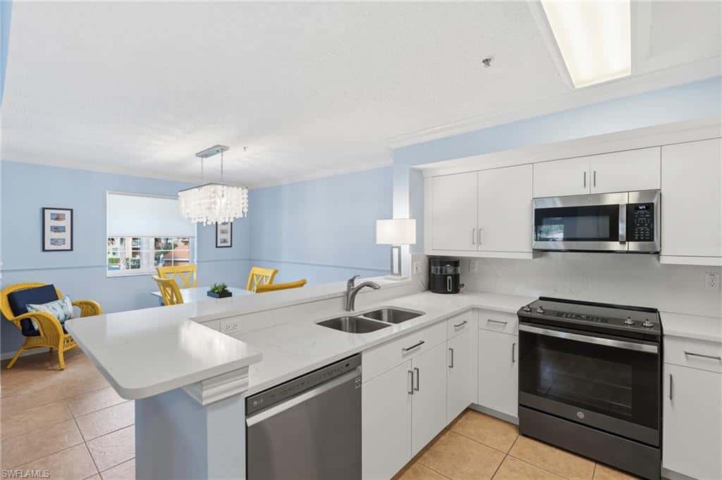 1270 Wildwood Lakes Blvd #208, Naples, photo 10