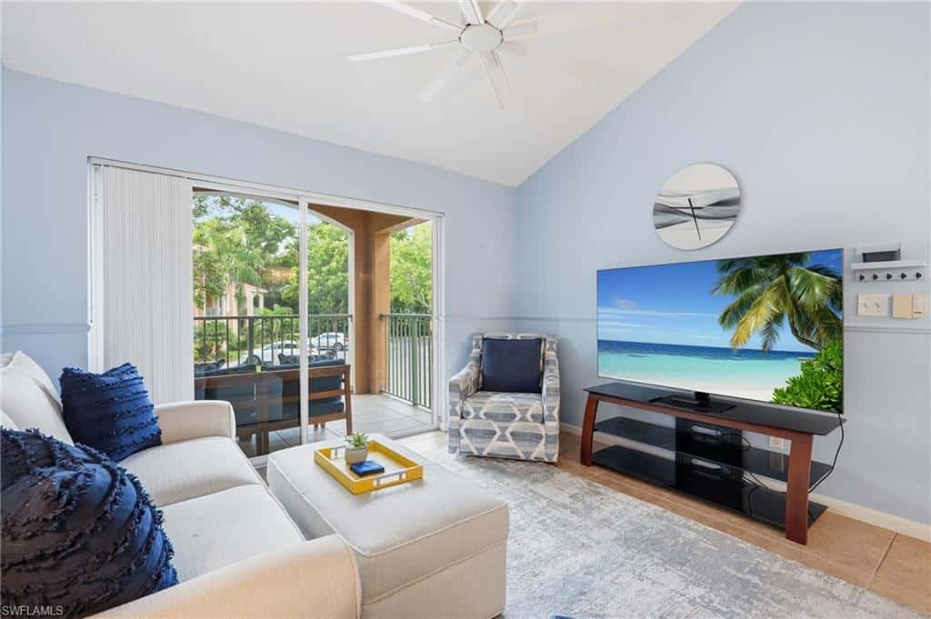 1270 Wildwood Lakes Blvd #208, Naples, photo 4