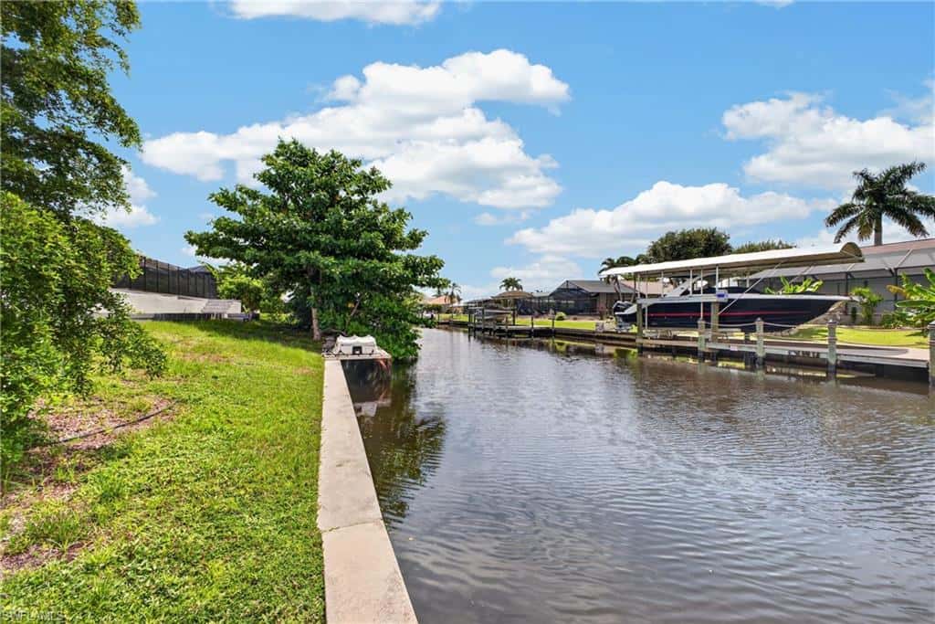 1882 Coral Point Dr, Cape Coral, photo 34