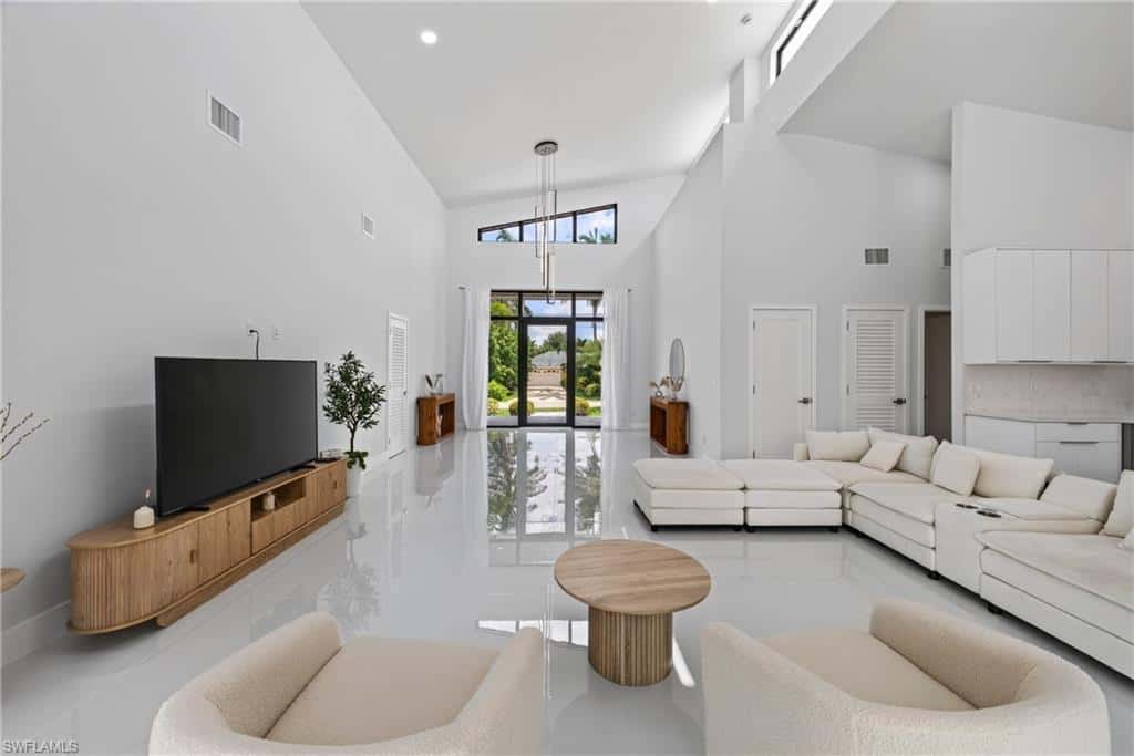 1882 Coral Point Dr, Cape Coral, photo 4