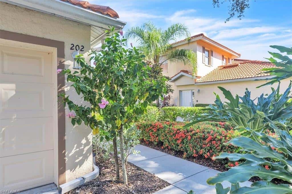 250 Robin Hood Cir #202, Naples, photo 6