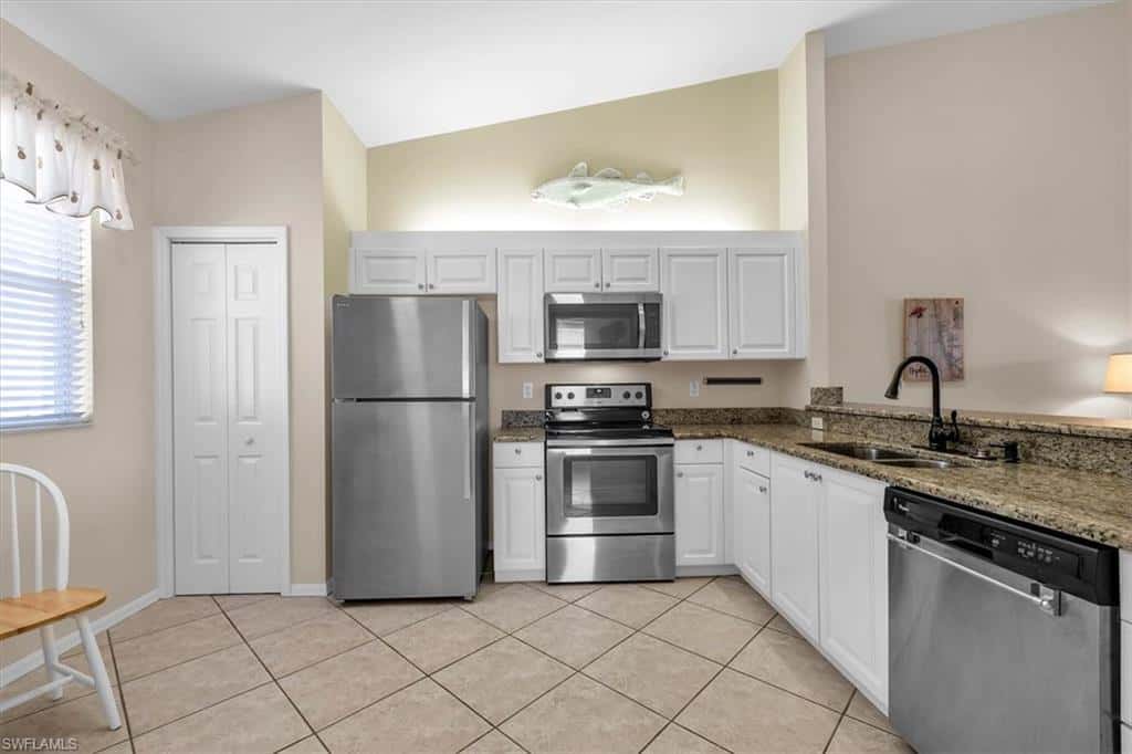 250 Robin Hood Cir #202, Naples, photo 13