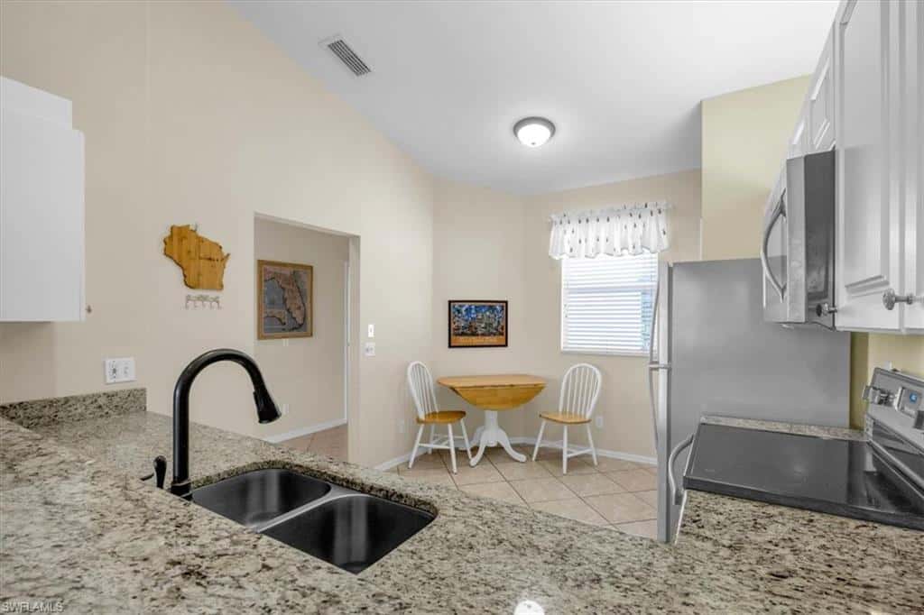 250 Robin Hood Cir #202, Naples, photo 9