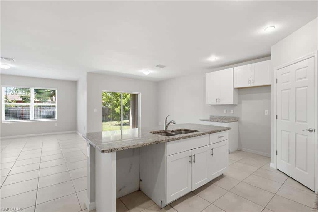 27580 Los Amigos Ln, Bonita Springs, photo 5