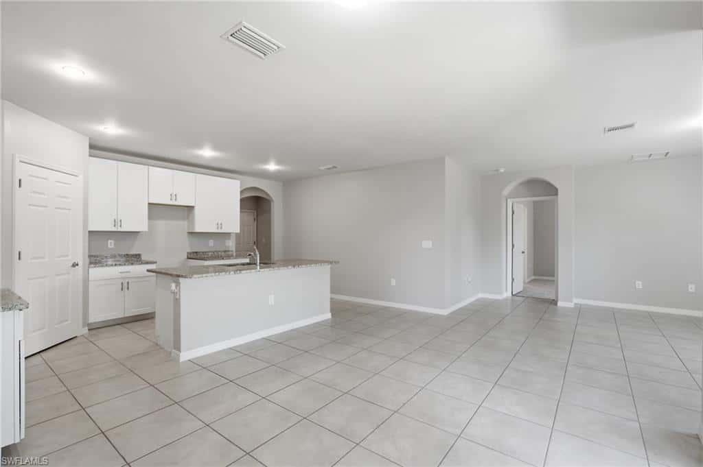 27580 Los Amigos Ln, Bonita Springs, photo 6