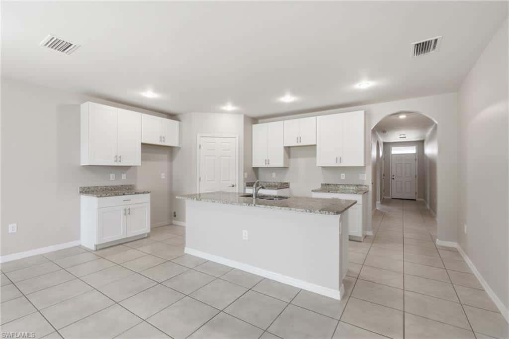 27580 Los Amigos Ln, Bonita Springs, photo 8