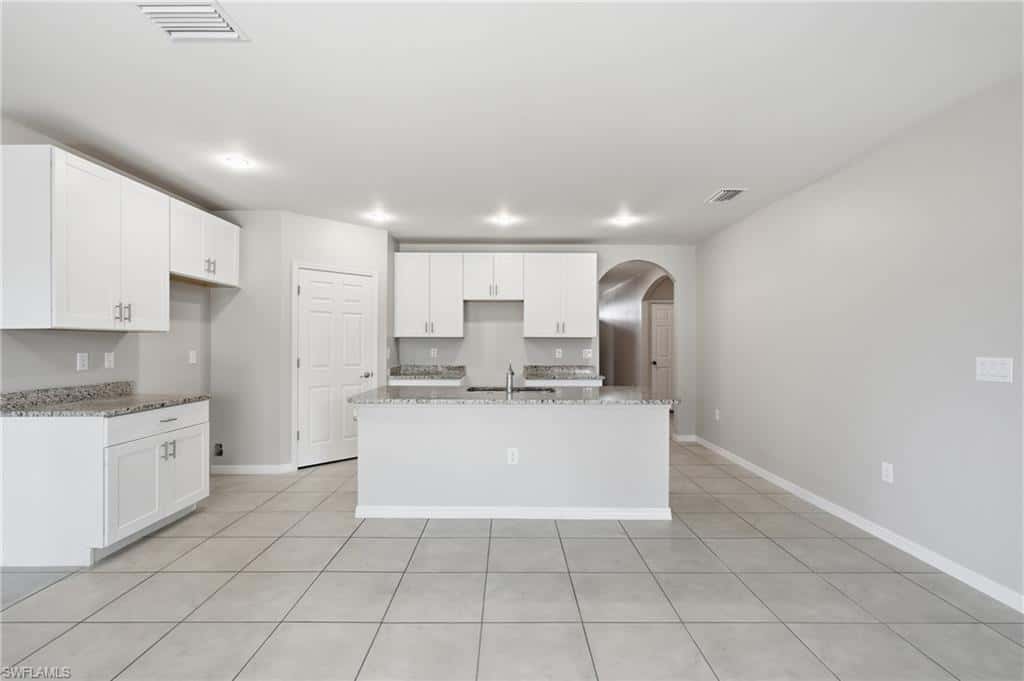 27580 Los Amigos Ln, Bonita Springs, photo 7