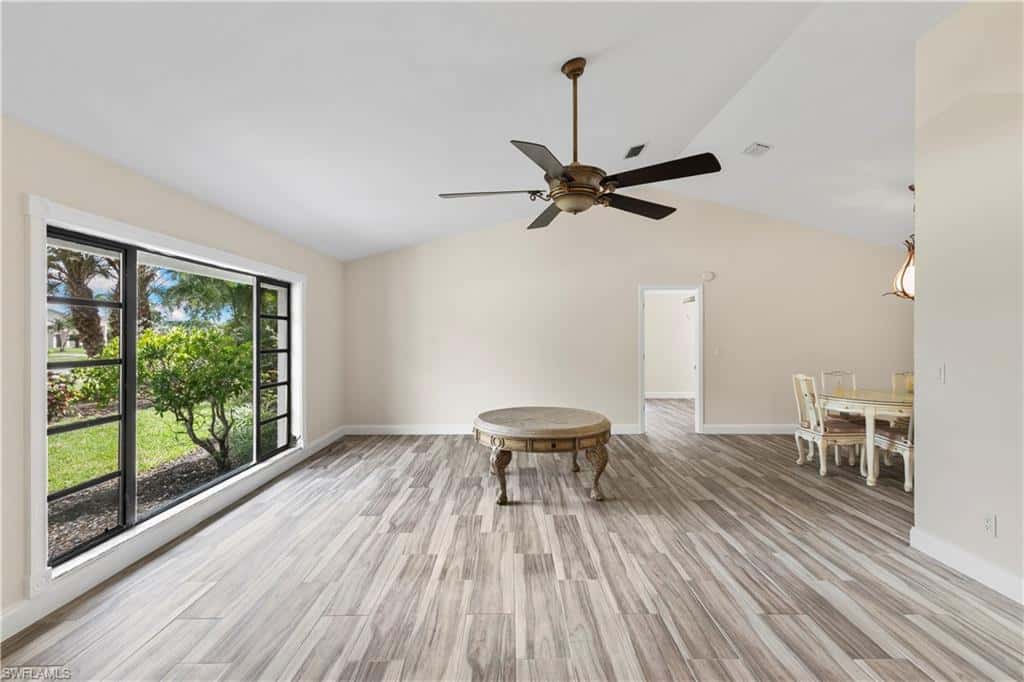 2010 Imperial Golf Course Blvd, Naples, photo 6