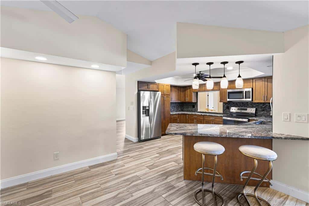 2010 Imperial Golf Course Blvd, Naples, photo 13
