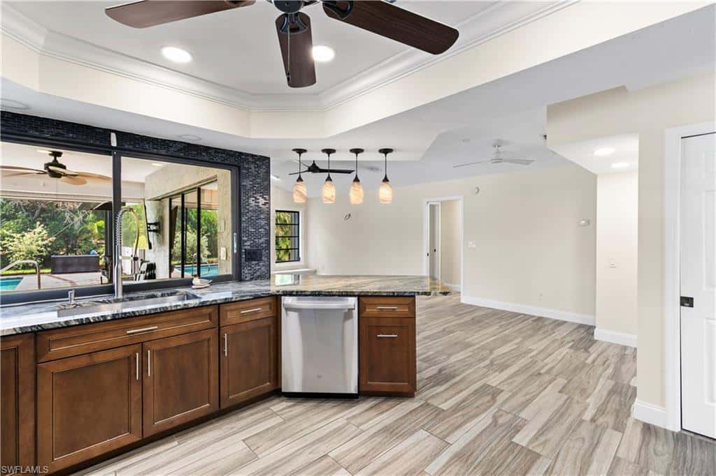 2010 Imperial Golf Course Blvd, Naples, photo 16