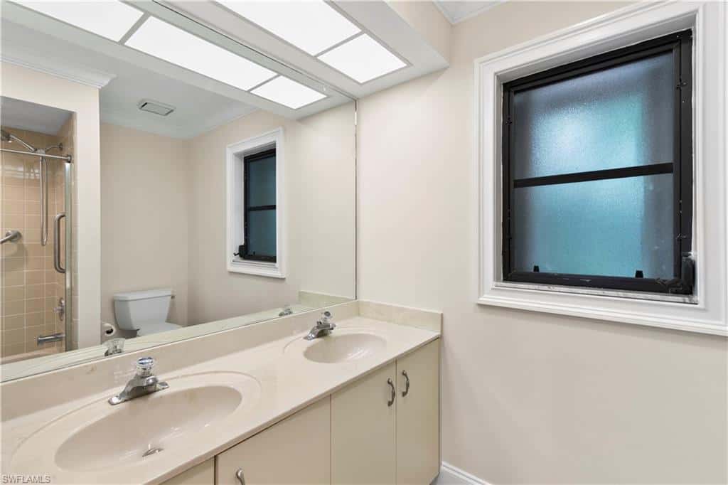 2010 Imperial Golf Course Blvd, Naples, photo 26
