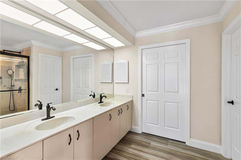 2010 Imperial Golf Course Blvd, Naples, photo 22