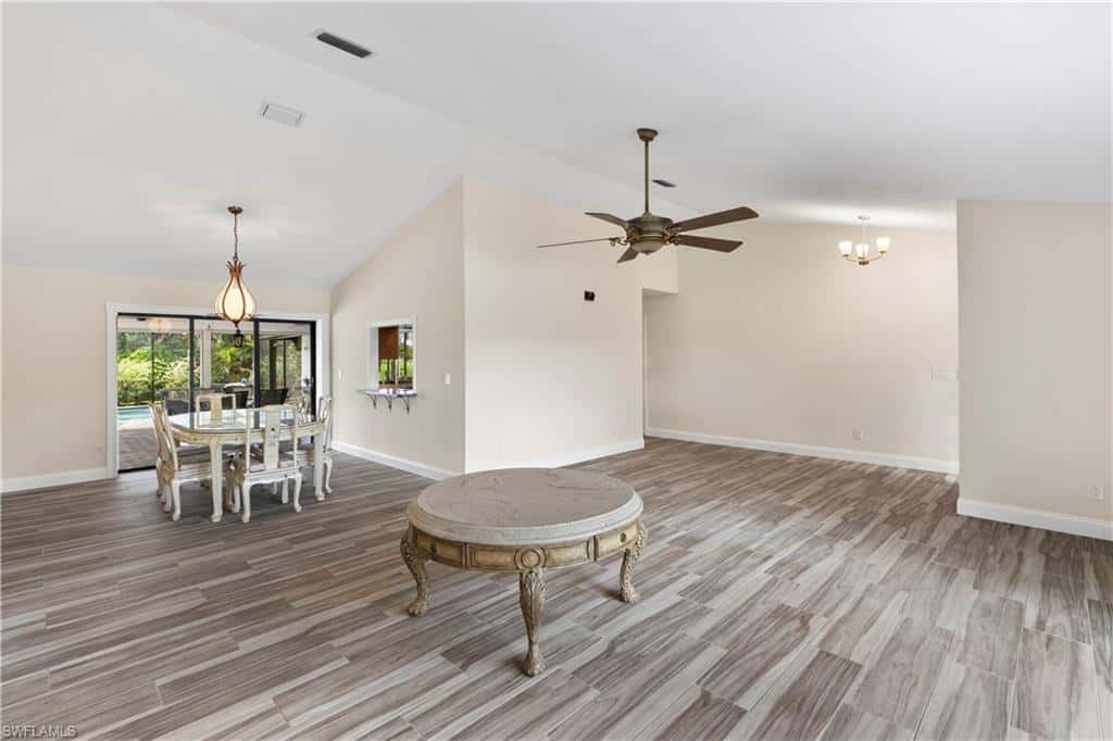 2010 Imperial Golf Course Blvd, Naples, photo 9