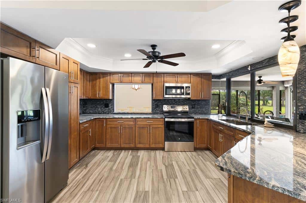 2010 Imperial Golf Course Blvd, Naples, photo 14