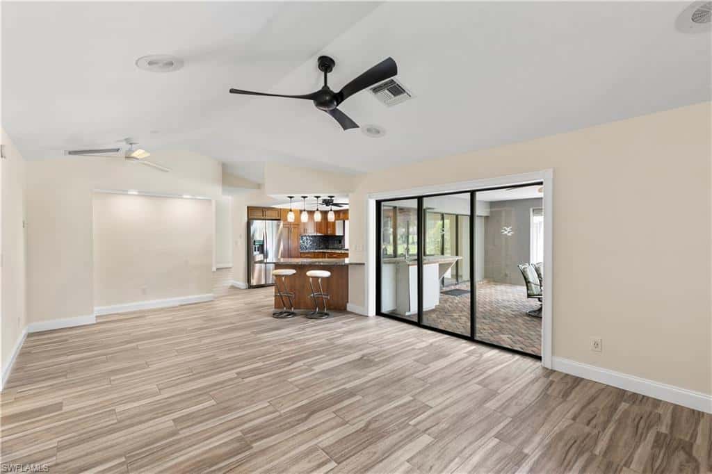 2010 Imperial Golf Course Blvd, Naples, photo 19