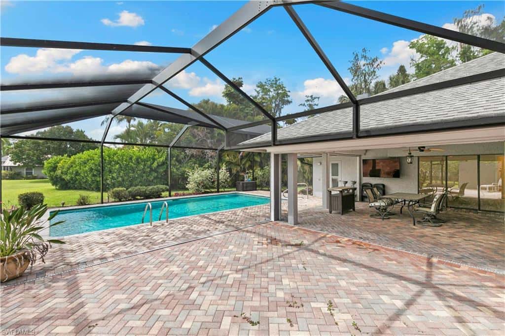 2010 Imperial Golf Course Blvd, Naples, photo 31