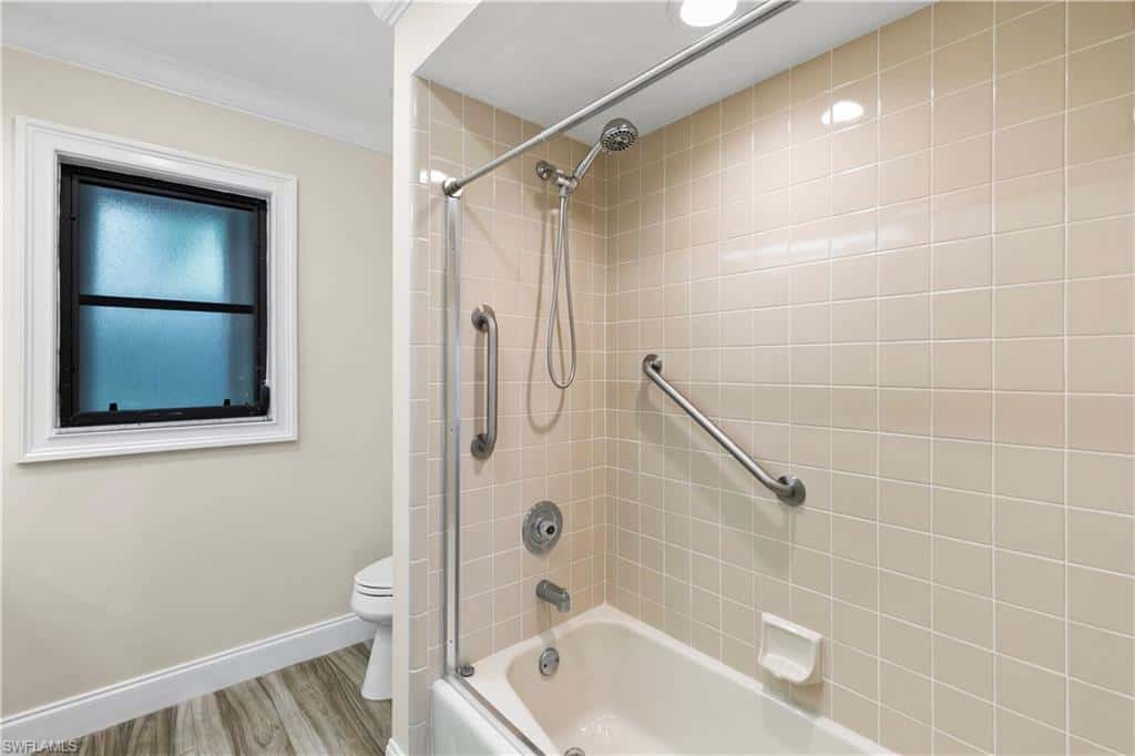2010 Imperial Golf Course Blvd, Naples, photo 25