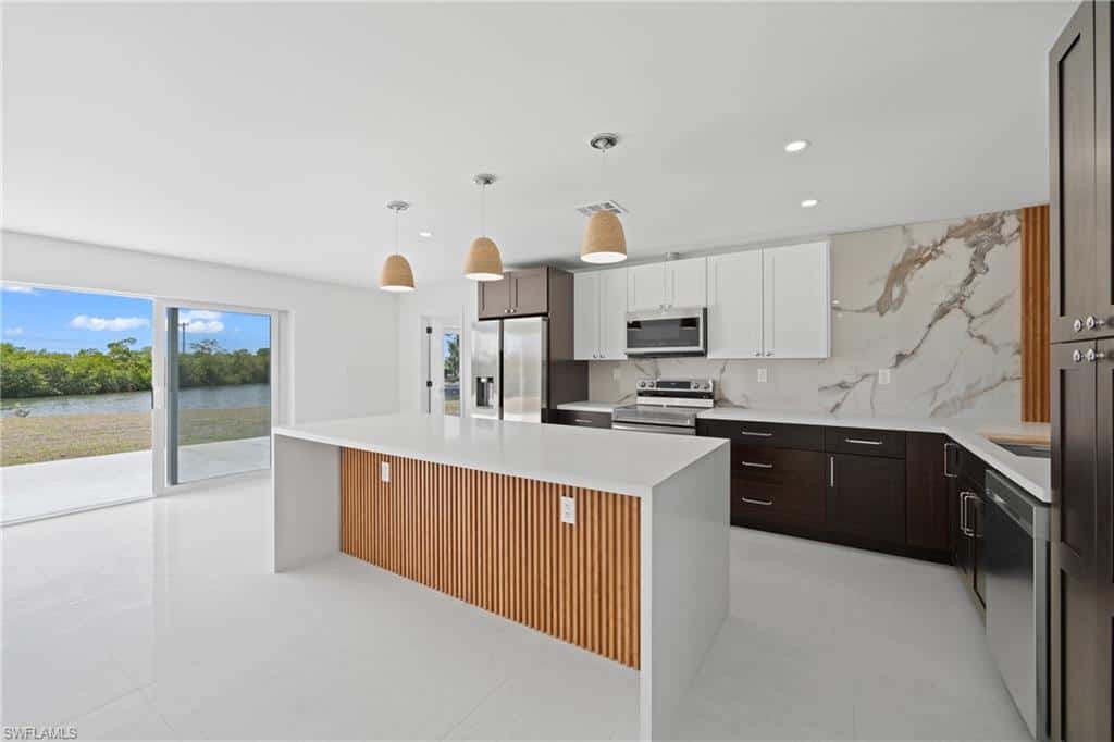 12065 Boat Shell Dr, Matlacha Isles, photo 7