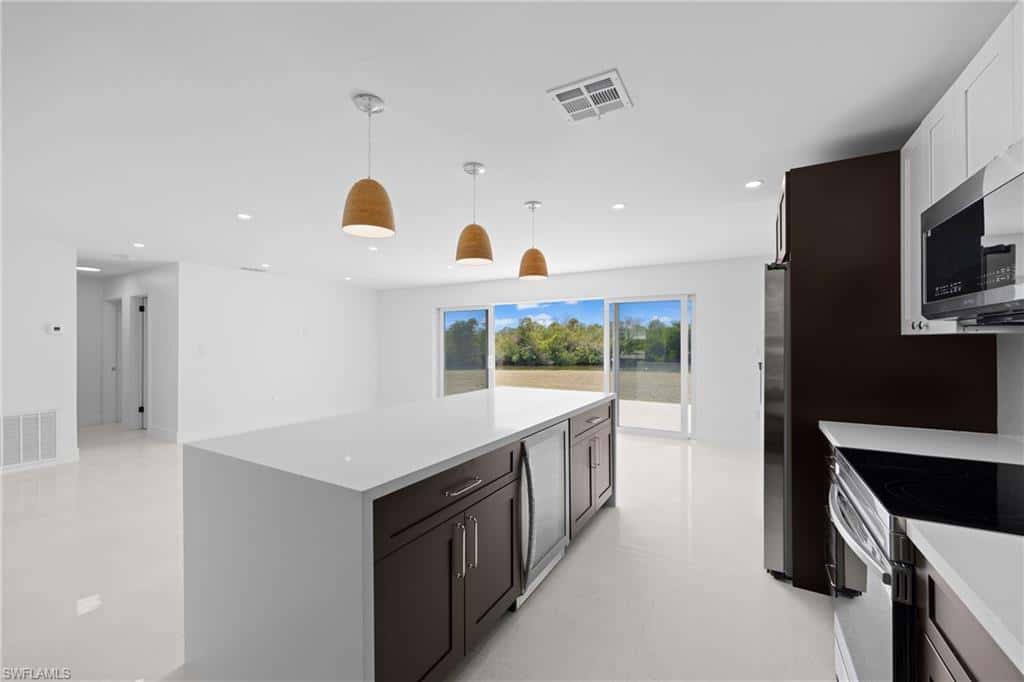 12065 Boat Shell Dr, Matlacha Isles, photo 9