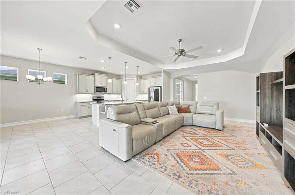 719 Heather Lake Ave, Cape Coral, photo 5