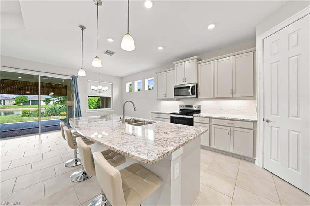 719 Heather Lake Ave, Cape Coral, photo 11
