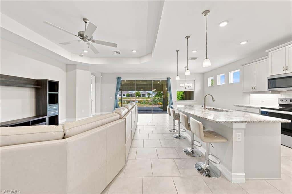 719 Heather Lake Ave, Cape Coral, photo 4