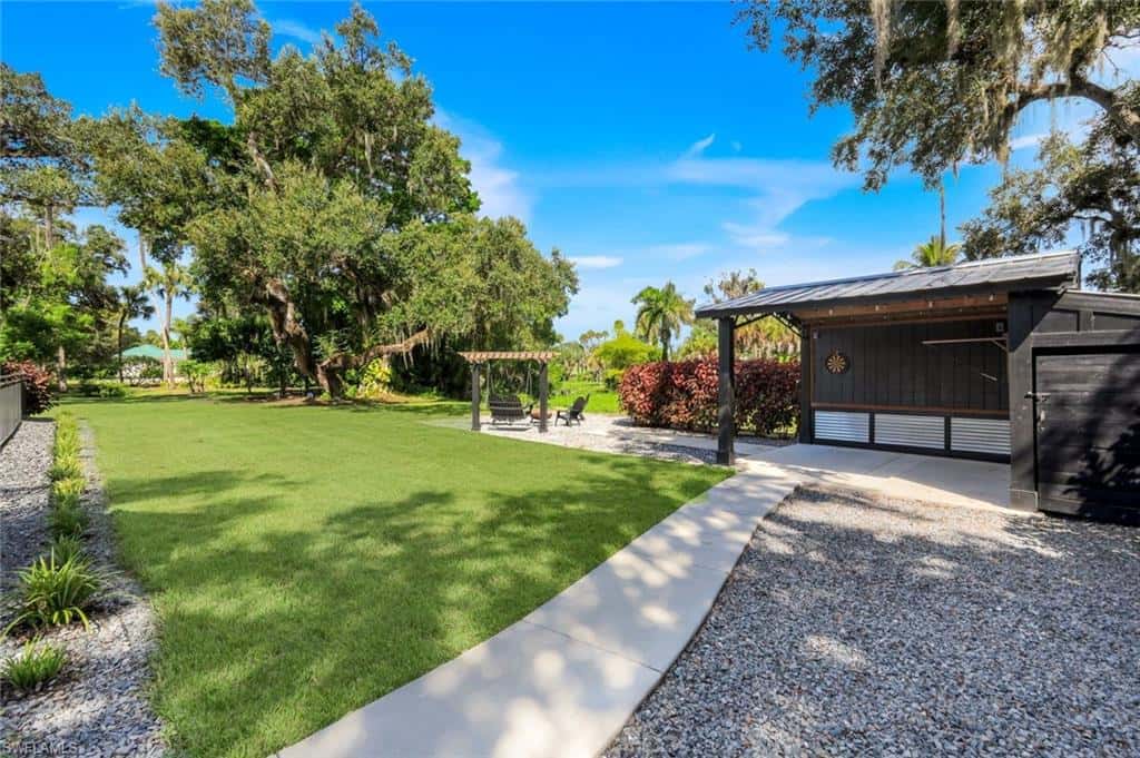 628 Harbor Dr, Labelle, photo 40