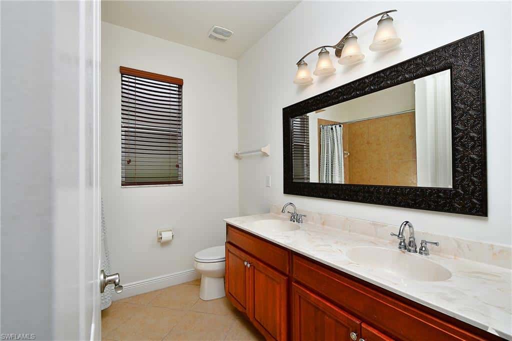 8871 Biella Ct, Estero, photo 18