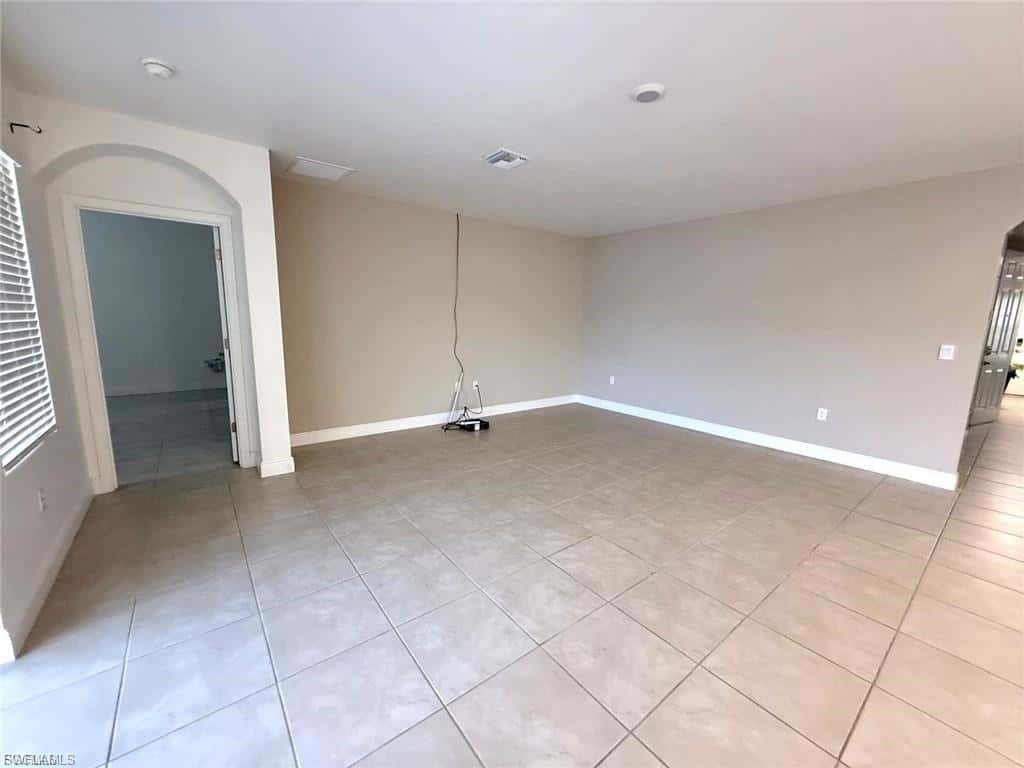 635 6th Pl, Cape Coral, photo 4