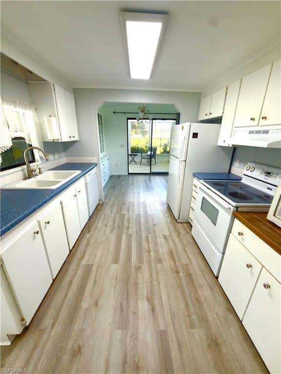 115 Calais Ct, Naples, photo 9