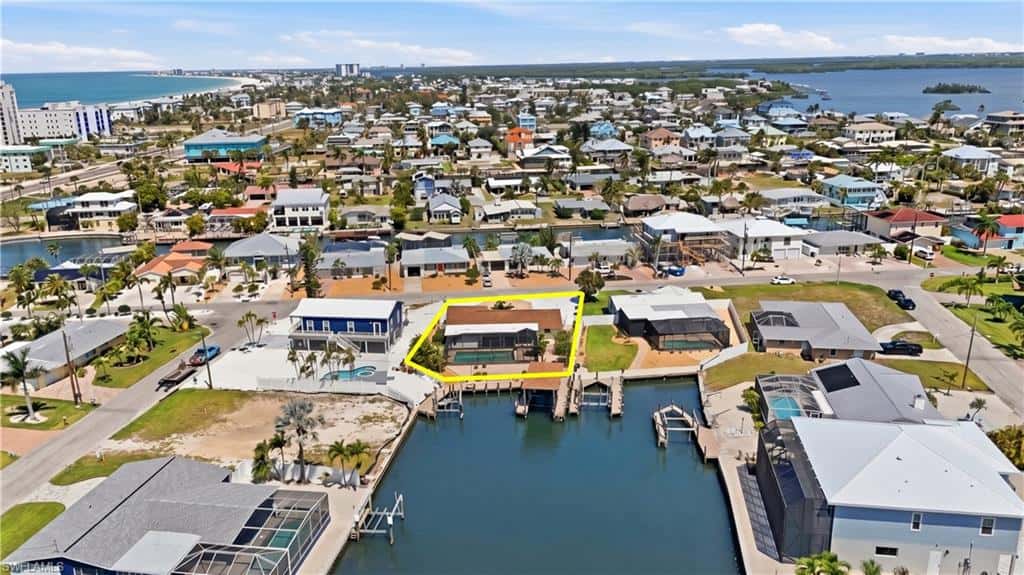 120 Albatross St, Fort Myers Beach, photo 6