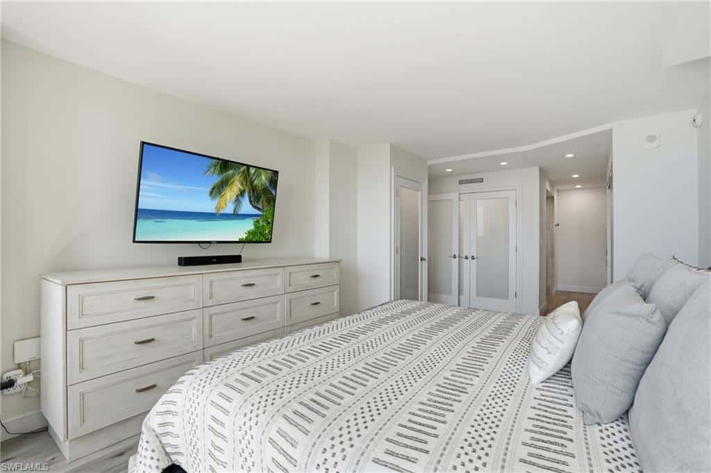 4001 Gulf Shore Blvd #1407, Naples, photo 20