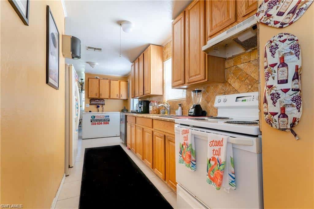 4617 Lee Blvd, Lehigh Acres, photo 5