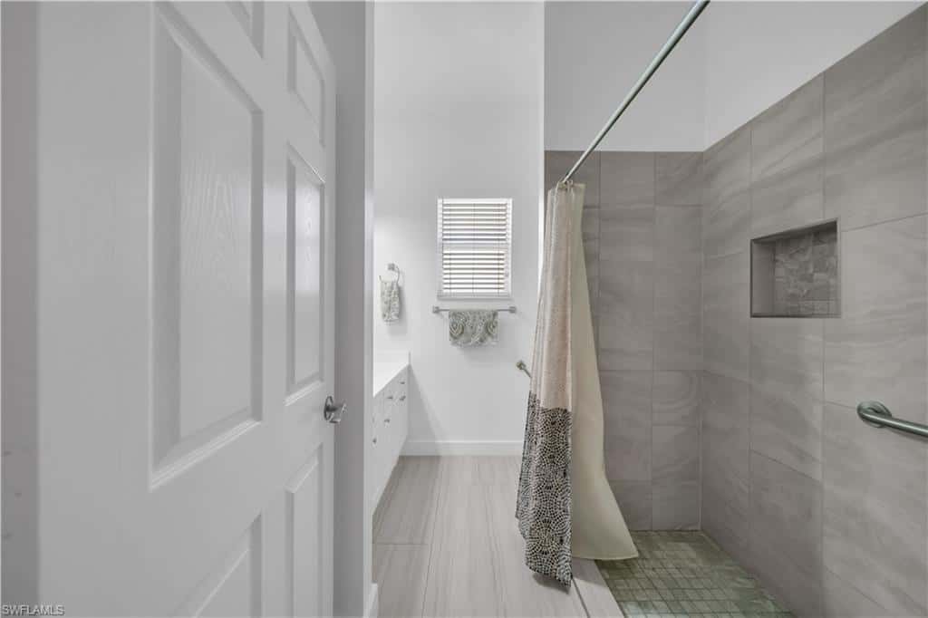 11142 Lakeland Cir, Fort Myers, photo 22
