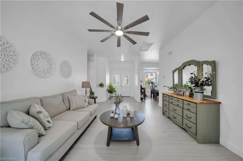 11142 Lakeland Cir, Fort Myers, photo 9