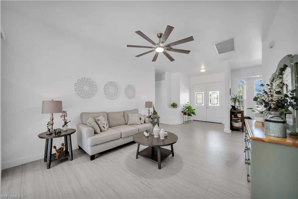 11142 Lakeland Cir, Fort Myers, photo 8