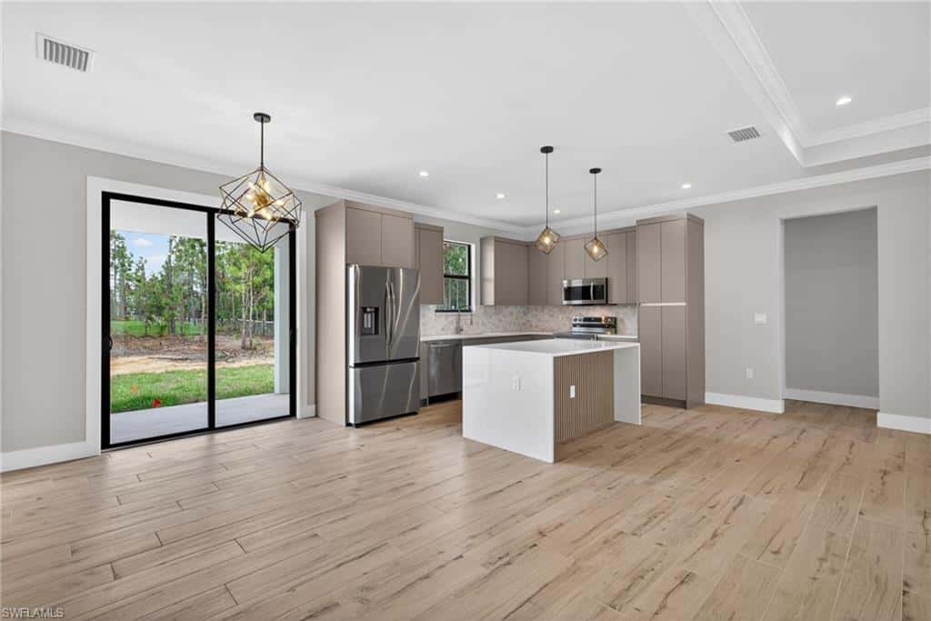 876 Desoto Ave, Naples, photo 12