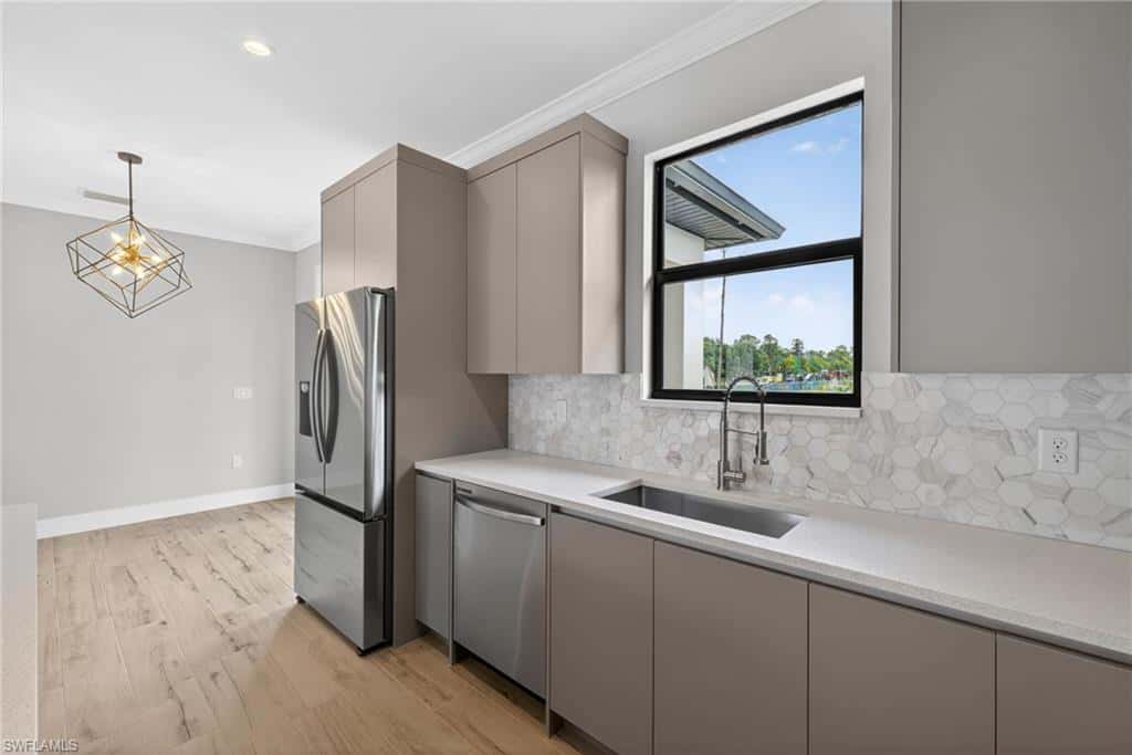 876 Desoto Ave, Naples, photo 10